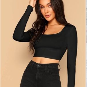 Black long sleeve crop top